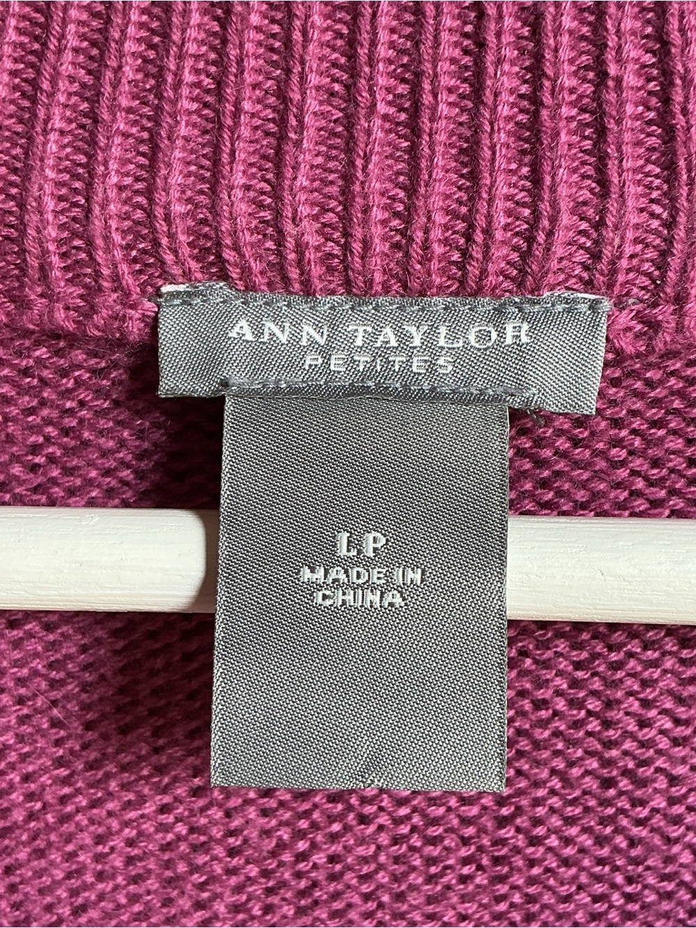 Ann Taylor Women’s Mauve Button-Front V-Neck Peplum Cardigan - Picture 3 of 7